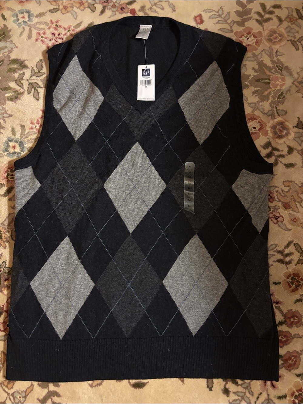GAP Men's Black and Gray Argyle V-Neck Sweater Vest
